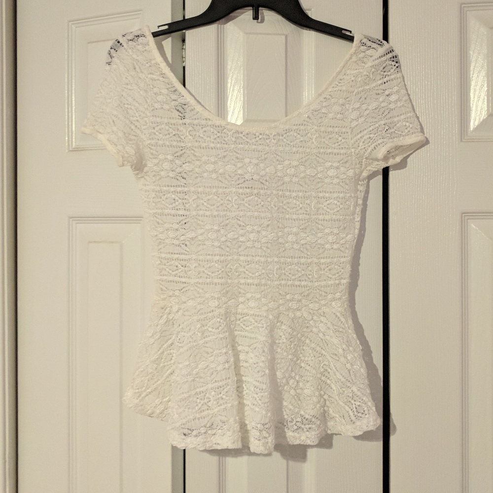 White lace short sleeve shirt